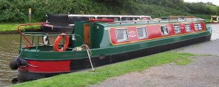 1280px-Narrowboats-at-tardebigge