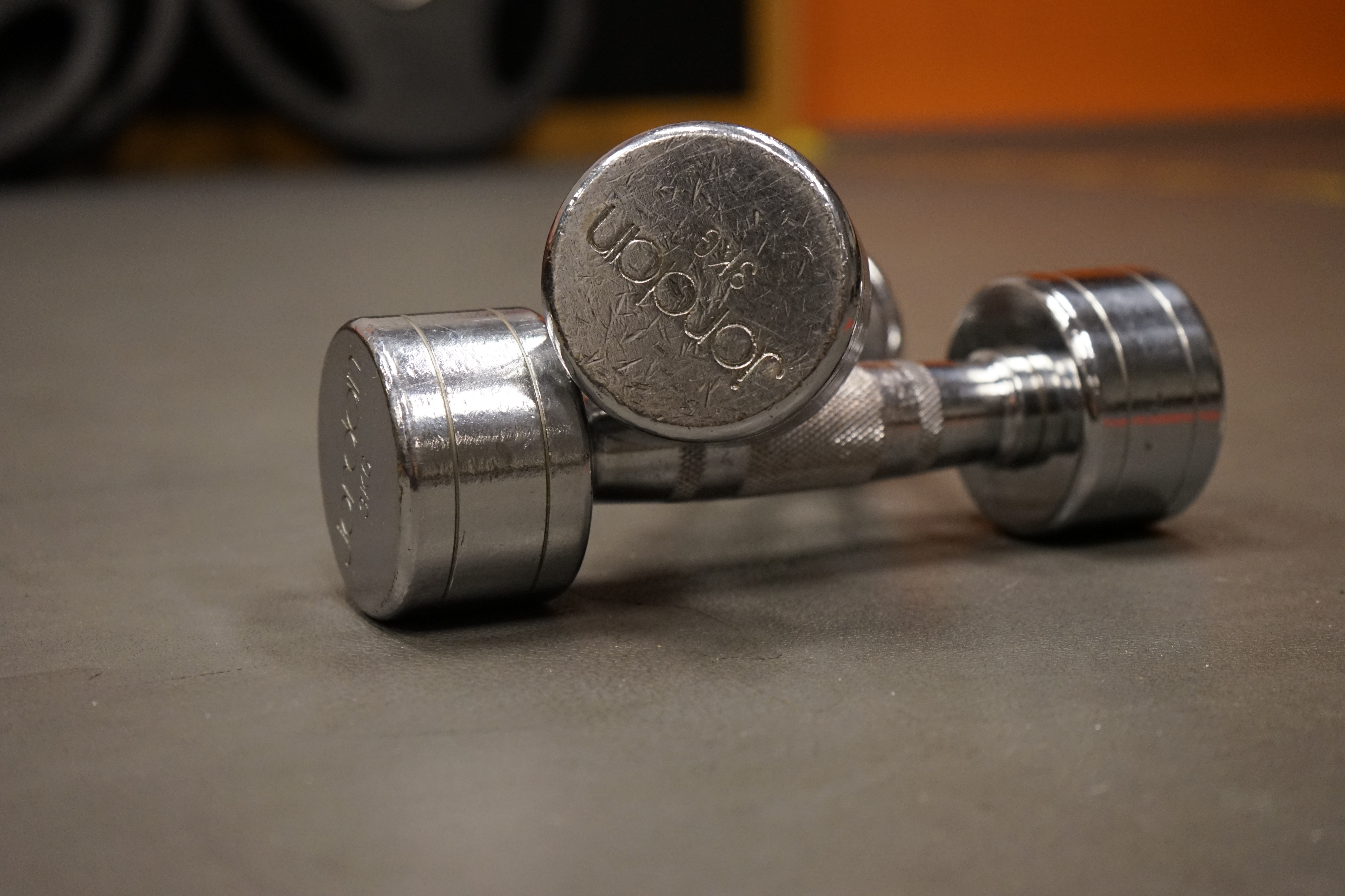dumbbells-training-silver-sports-163498